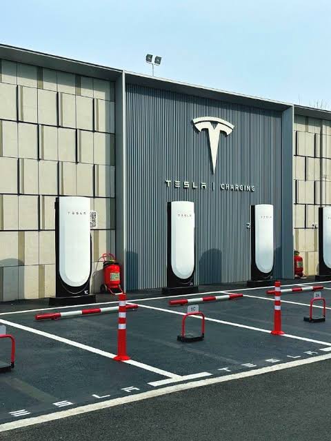 Tesla V4 Supercharger post